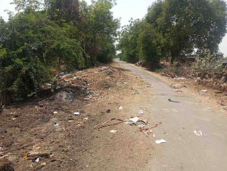 मांगरोल सड़क पर कचरे का ढेर, हादसे का खतरा बढ़ा