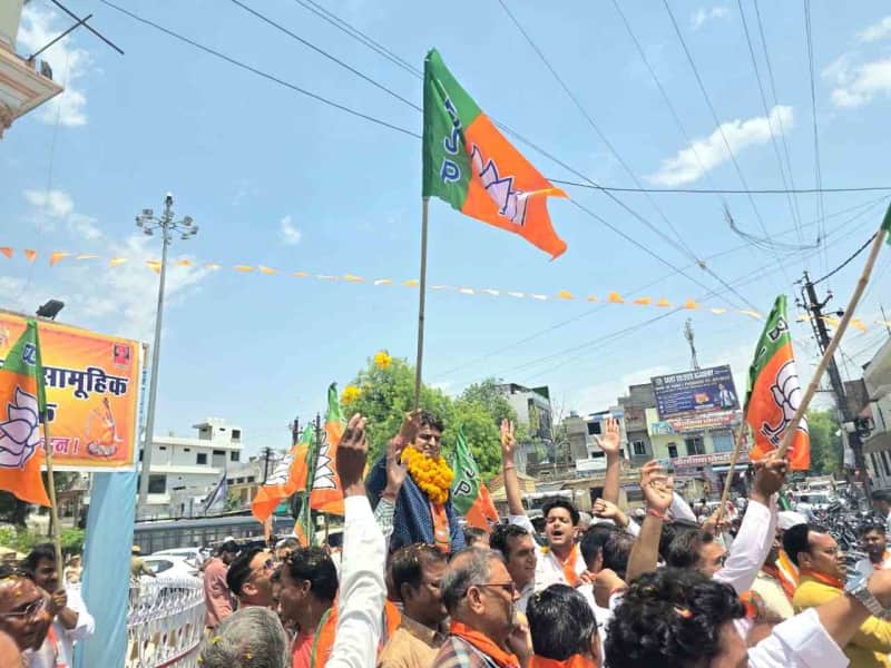 टोंक में भाजपा ने पश्चिम बंगाल जीत पर मनाया जश्न