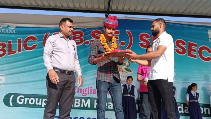 मकराना के नीतेश घंसवा का भारतीय सेना में चयन जश्न