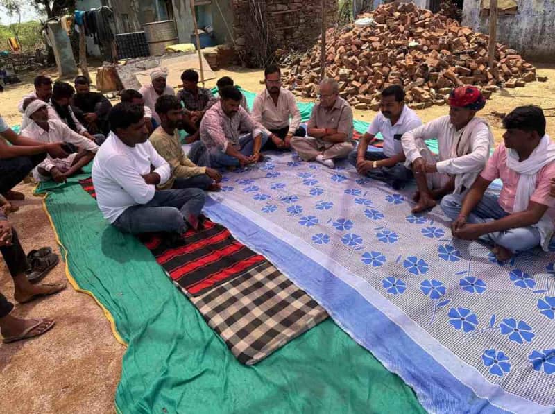 बूंदी विधायक ने मृतका रिंकू भील के परिवार को सहायता