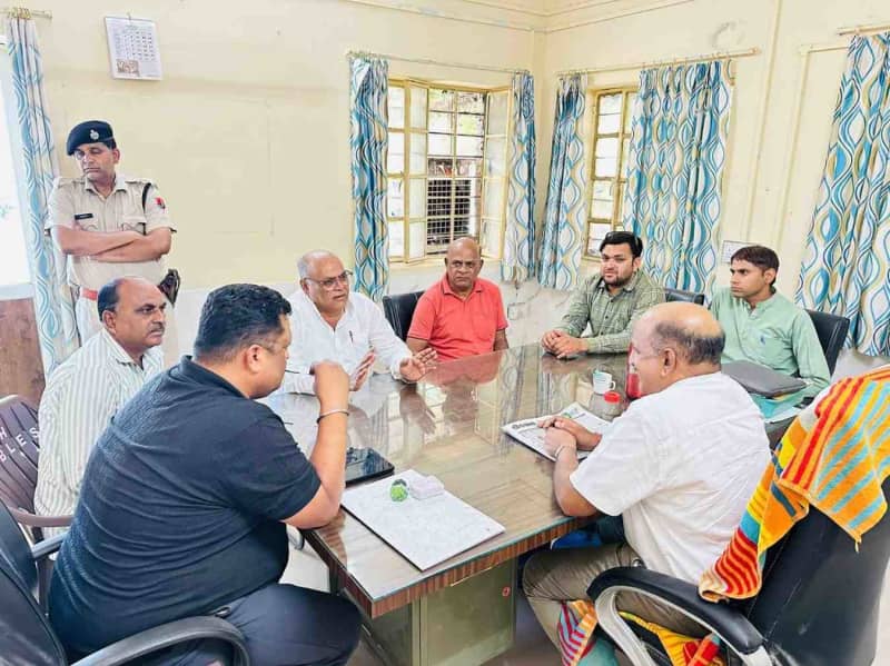 मकराना में बिजली समस्या पर विधायक का सख्त रुख दिखा