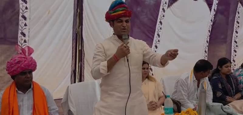 ग्राम रथ अभियान से गांवों तक पहुंच रही विकास योजनाएं: चौहान