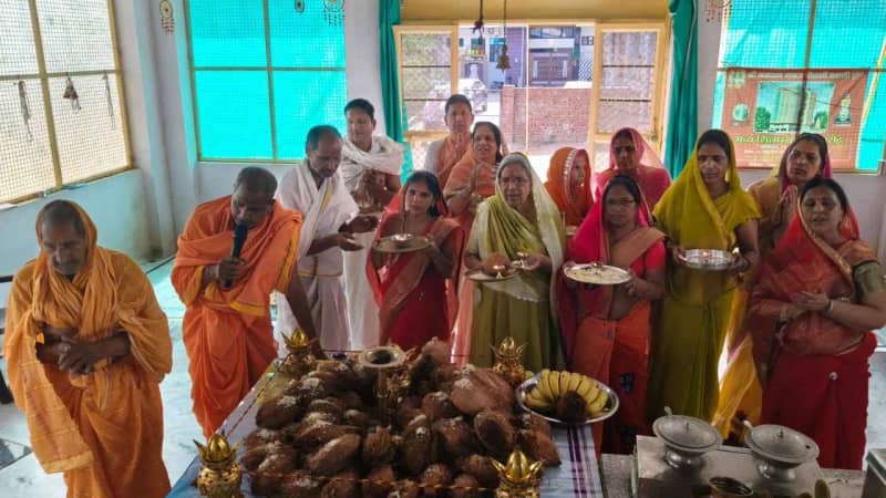 सिद्धायतन जैन मंदिर में पंचामृत अभिषेक व विधान संपन्न
