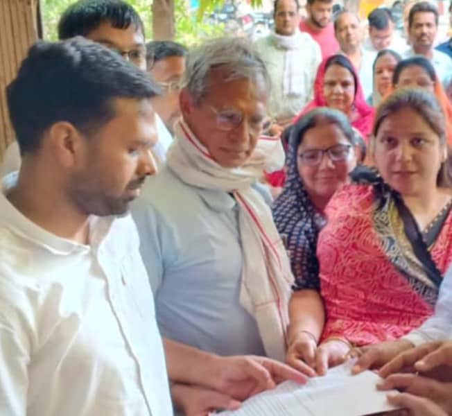 साधु-संतों की सुरक्षा मांग को लेकर निकला मौन जुलूस