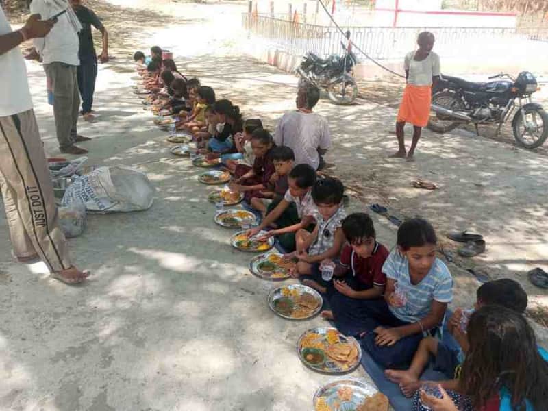 पाडलिया में 51 बालिकाओं का कन्या भोज, धार्मिक आयोजन सम्पन्न