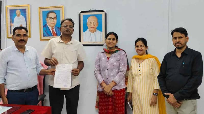 जनसहयोग से विद्यालय विकास, हलोंदा गुजरान स्कूल को संबल