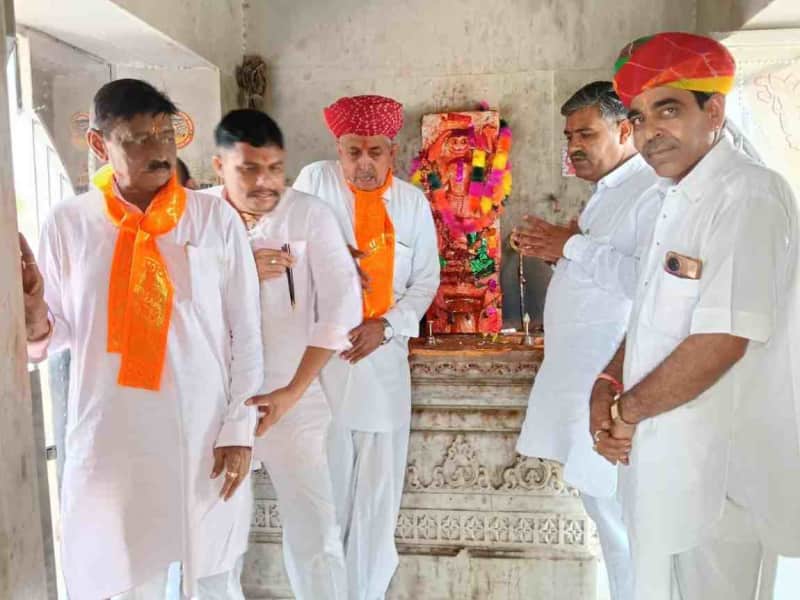 जैसावास भागवत कथा में उमड़ी भीड़, सांसद ने किया श्रवण