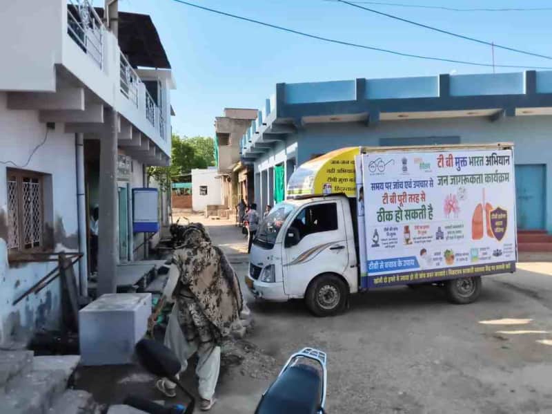 एलईडी वैन से मांगरोल में चला स्वच्छता जागरूकता अभियान