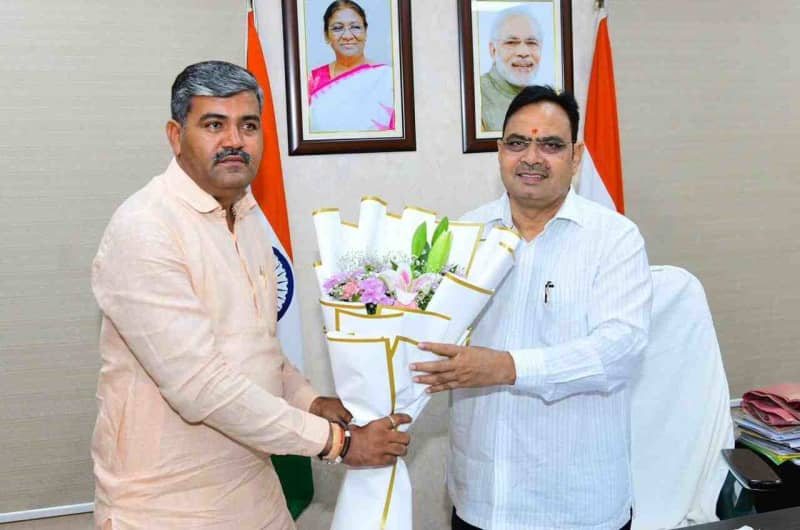 मुख्यमंत्री से मिले जसराज राजपुरोहित, जालोर विकास पर चर्चा