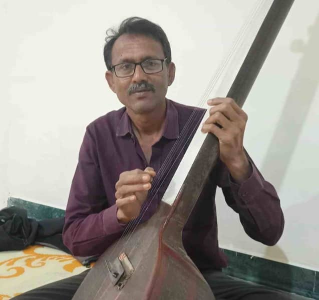 परिहार परिवार ने छात्रावास निर्माण को दिए एक लाख रुपये सहयोग
