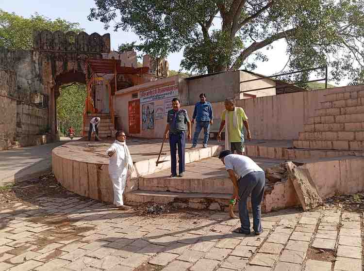 बूंदी सुख महल स्वच्छता पखवाड़े में चला श्रमदान अभियान