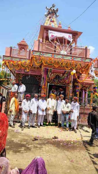 गुर्जर समाज ने श्रद्धापूर्वक की राधा कृष्ण प्राण प्रतिष्ठा