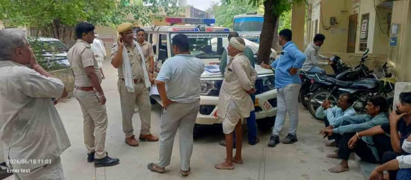 ट्रक पर तिरपाल बांधते समय गिरा युवक, दर्दनाक मौत