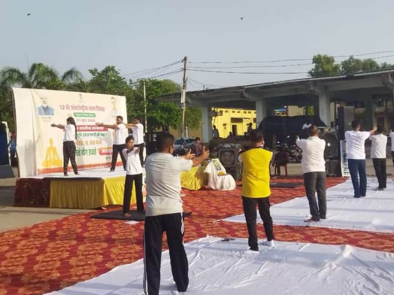 केशवराय पाटन मंडी में अंतर्राष्ट्रीय योग दिवस पर सामूहिक योगाभ्यास