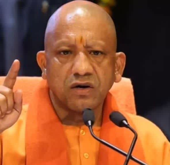 योगी सरकार कैशलेस इलाज और पौधरोपण अभियान को बनाएगी मेगा इवेंट