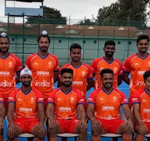 भारतीय हॉकी टीम की नई नारंगी जर्सी पर क्यों छिड़ा विवाद बड़ा