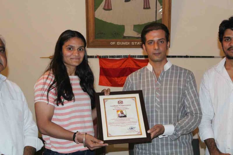 कॉमनवेल्थ गोल्ड विजेता अरुंधति चौधरी का बूंदी राजपरिवार ने किया सम्मान