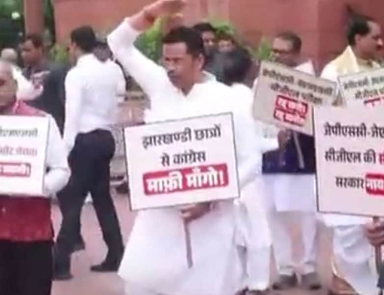 19 दिन में लोकसभा 19 घंटे भी नहीं चली, 175 करोड़ का नुकसान