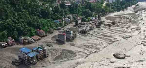 1127 मौतों के बाद नेपाल पर फिर संकट, बर्फीली चट्टानों से खतरा