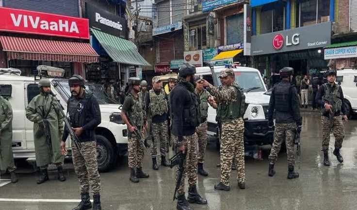 तीन धमकी भरे पत्र और बढ़ता डर; कश्मीर में फिर निशाने पर पंडित