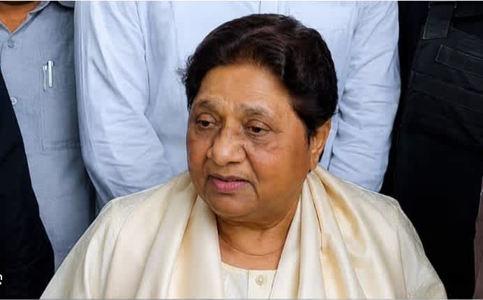 मायावती ने आकाश आनंद BSP से निकाला, ससुर पर घमासान