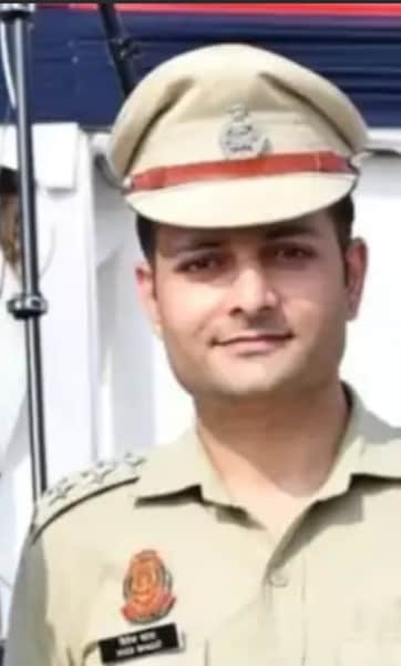 जंतर-मंतर मामले में ACP विवेक भगत का DCP चार्ज रोका