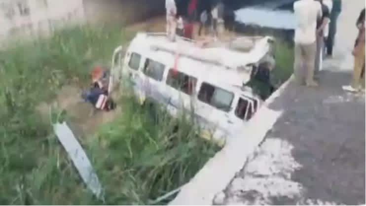 Kota Bus Accident: राजस्थान में एक्सप्रेसवे पर बस हादसा, 8 लोगों की मौत