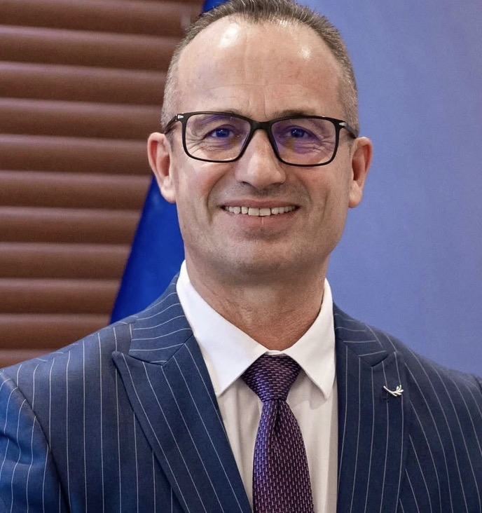 LLABJANI IU URON NXËNËSVE VIT TË MBARË