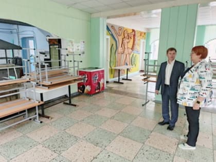 Обновление школы в Саратове: депутат контролирует ход ремонта