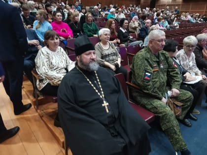 Благочинный посетил концерт, посвященный воссоединению Крыма