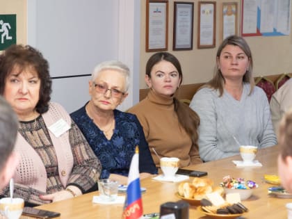 В Марксовском районе создан филиал региональной некоммерческой организации «Комитет семей воинов Отечества». Вопросы предстоящей работы сегодня обсудили за круглым столом