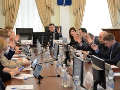 Депутаты приняли отчет о работе комитета дорожного хозяйства, благоустройства и транспорта города