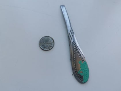 Мужчина на спор с женщиной проглотил фрагмент металлической ложки: ему потребовалась помощь врачей