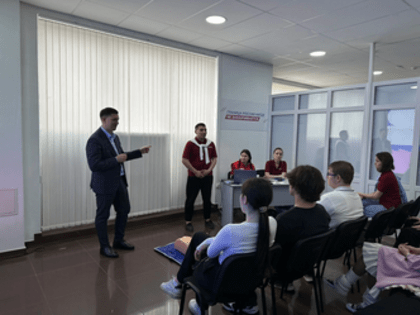 Александр Бондаренко провел в Штабе общественной поддержки занятие 