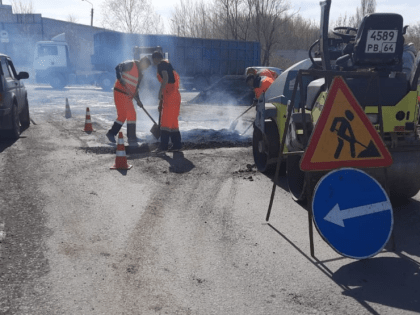В Саратове продолжается текущий ремонт улично-дорожной сети