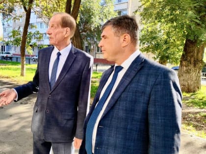 Благоустройство сквера на улице Рахова в Кировском районе