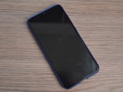 Саратовец после кафе уснул на лавочке, а новый знакомый украл его смартфон