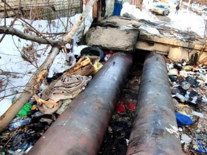 В Саратове мужчина чуть не сгорел в мусоре у теплотрассы