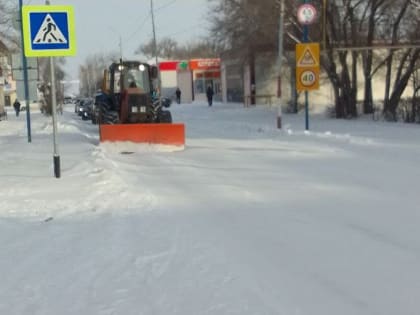 Проведение работ по очистке от снега и устранению колейности на дорогах посёлка Степное