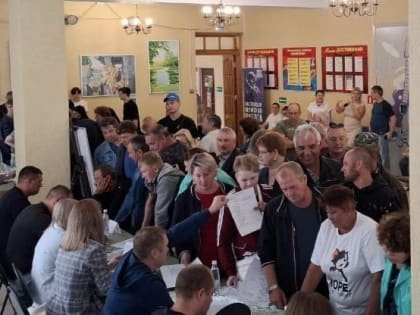 На ярмарке вакансий петровчанам предложили места для трудоустройства