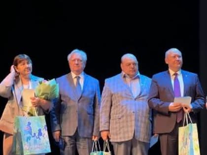 Министр здравоохранения Саратовской области Олег Костин награжден нагрудным знаком «Лучшему социальному партнеру»