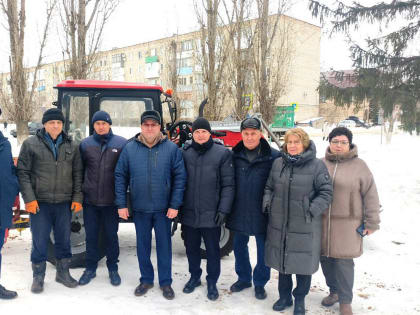 В рамках региональной программы по оснащению районов коммунальной техникой, инициированной губернатором области Романом Бусаргиным,  приобретён новый трактор «Беларус»