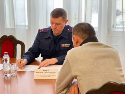 Глава саратовского следственного управления пообщался с ветеранами в госпитале