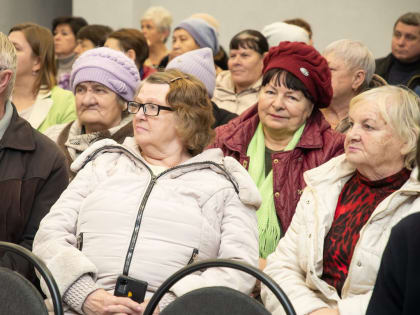 Глава района Дмитрий Романов провёл встречу с жителями с. Михайловка