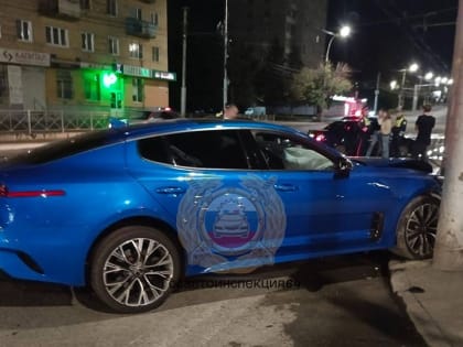 Ночью в Заводском районе пострадал 19-летний водитель 