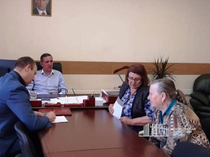 Вопросы ЖКХ и благоустройства рассмотрены на приемах граждан в Саратове и Балаково