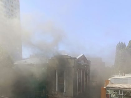 В Саратове горит школа пяти героев СССР. В ней шла реконструкция