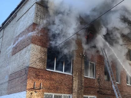 На пожаре в Летке пострадали два человека. Пожилой мужчина умер в больнице