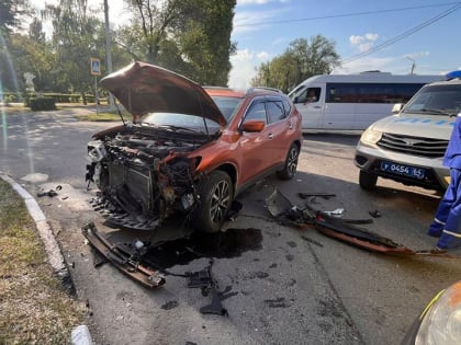 В столкновении иномарок пострадали двое детей и женщина