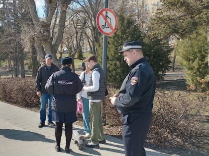На набережной Саратова ловили самокатчиков. Их не штрафовали, а маршрутизировали